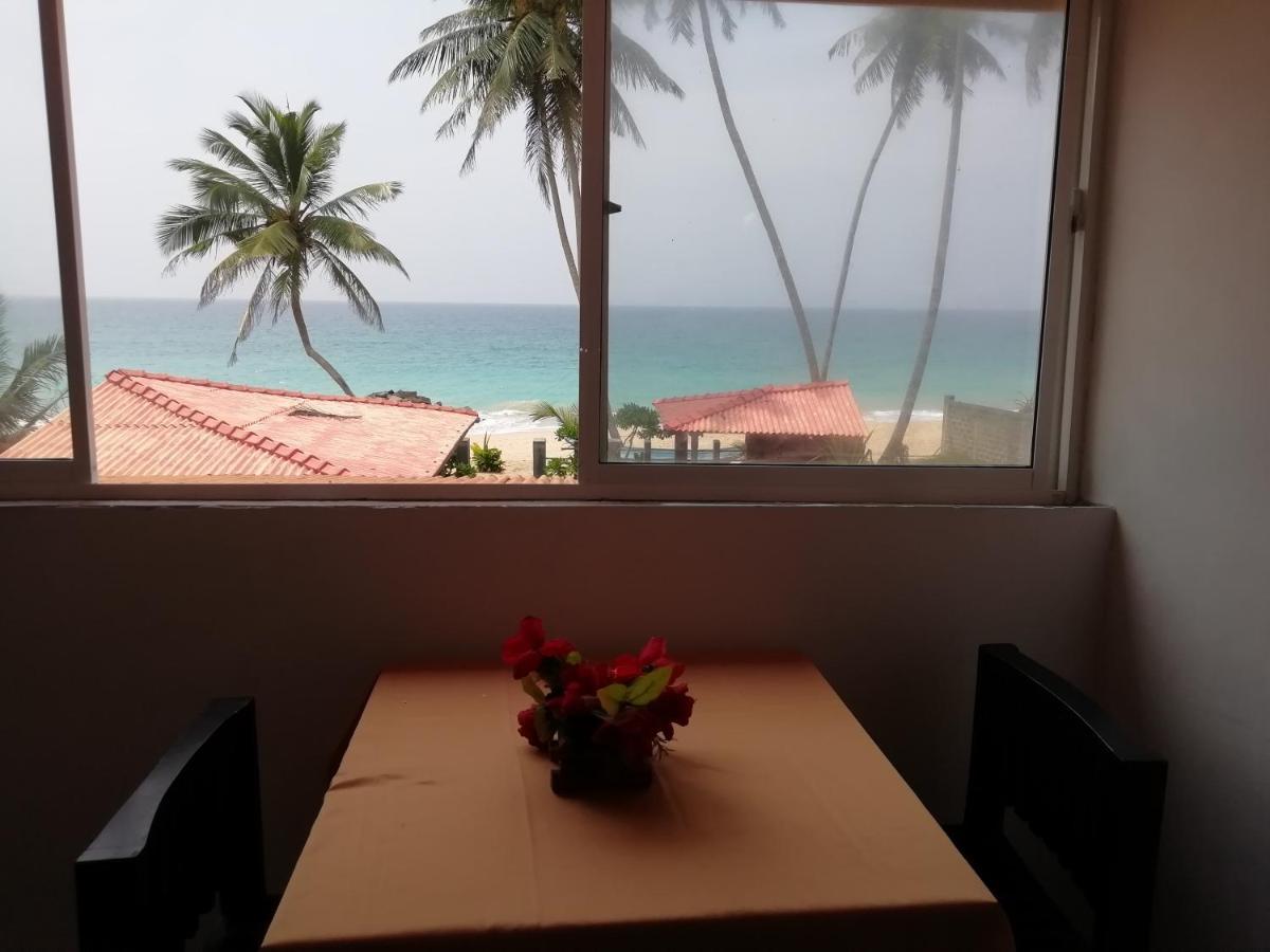 Rainbow Beach Resort 앰발랑고다 외부 사진