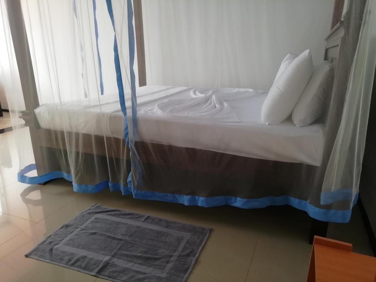Rainbow Beach Resort 앰발랑고다 외부 사진