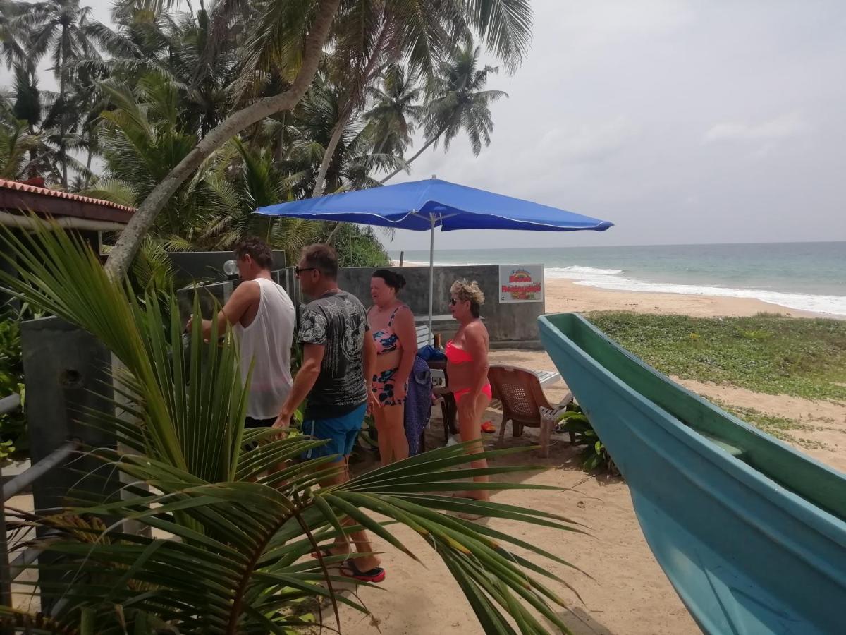Rainbow Beach Resort 앰발랑고다 외부 사진
