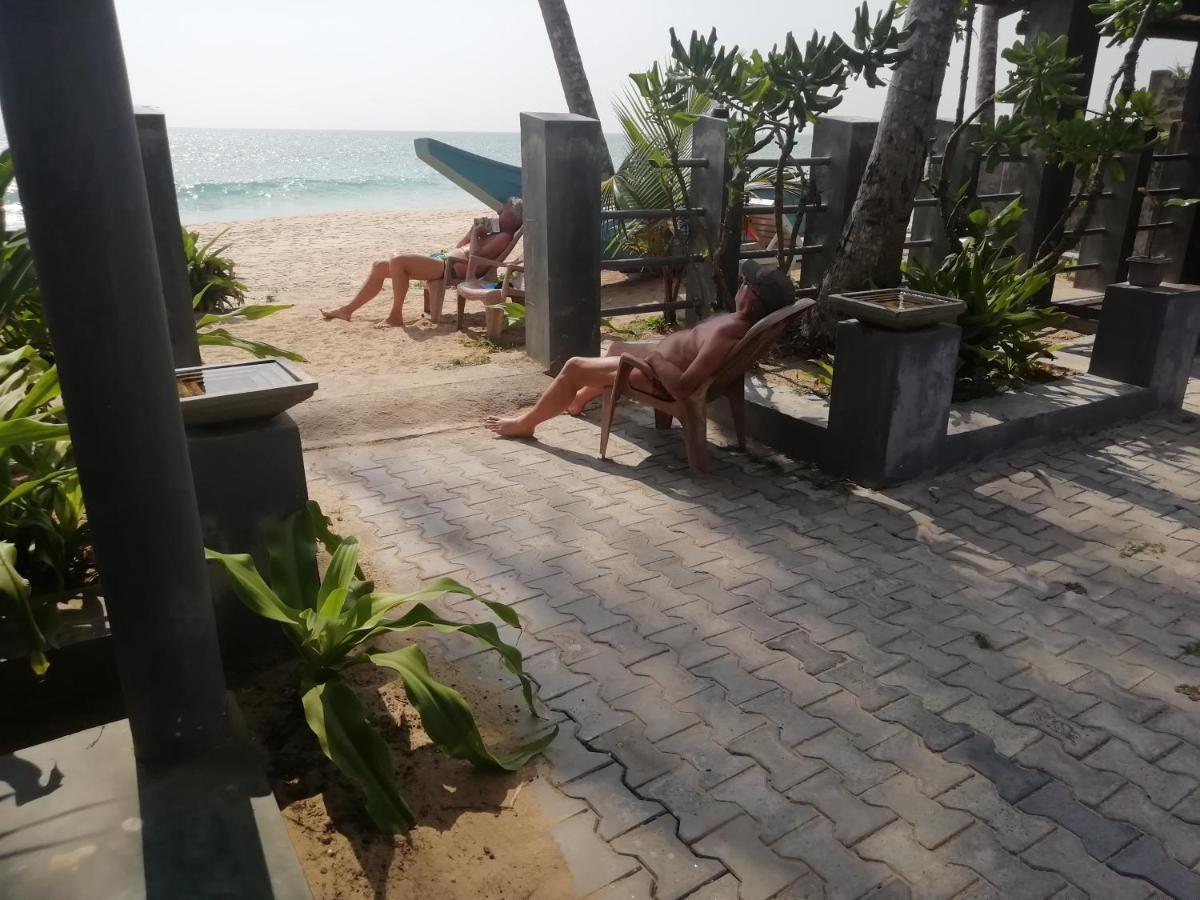 Rainbow Beach Resort 앰발랑고다 외부 사진